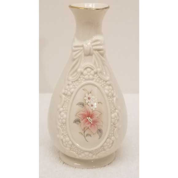 Vintage Cameo Ribbon Vase Royal Heritage Collection White Porcelain 6 inch - Picture 7 of 8